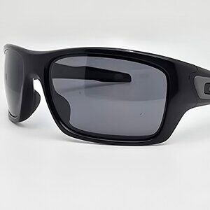 Oakley OO9263-01 Turbine Matte Black Frame Polarized Black Iridium Sunglasses